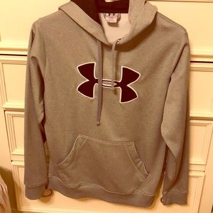 UNDERARMOUR SWEATSHIRT